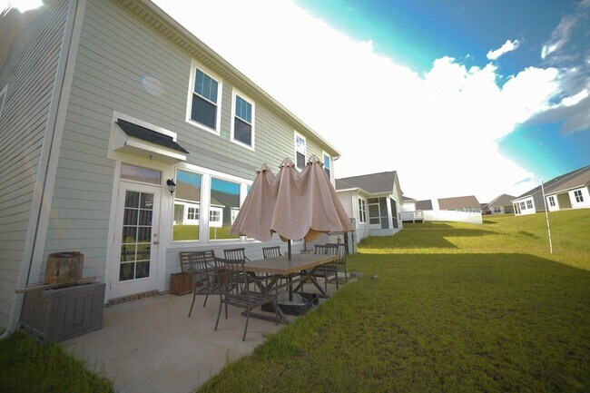 Building Photo - 219 Bienville Pl