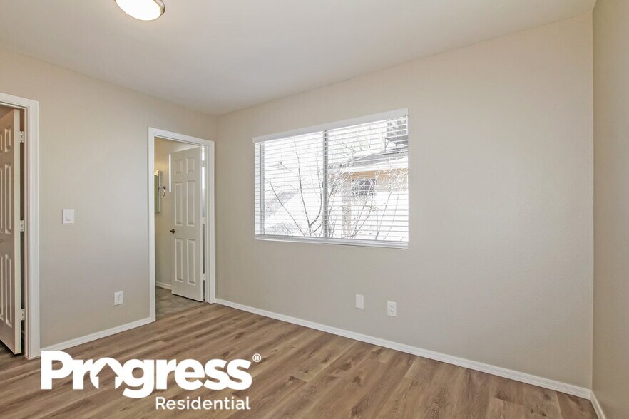 Building Photo - 3552 E Le Marche Ave