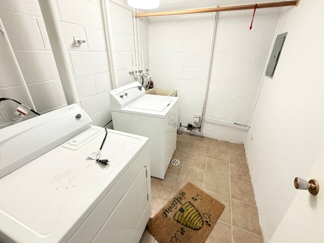 Building Photo - 1306 Forestdale Ct