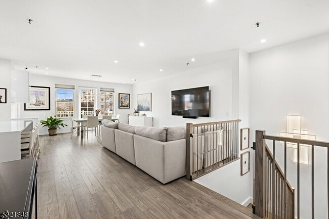 Building Photo - 1 Independence Way