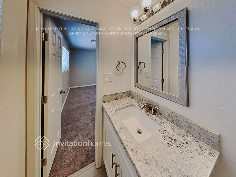 Building Photo - 814 N 74th St