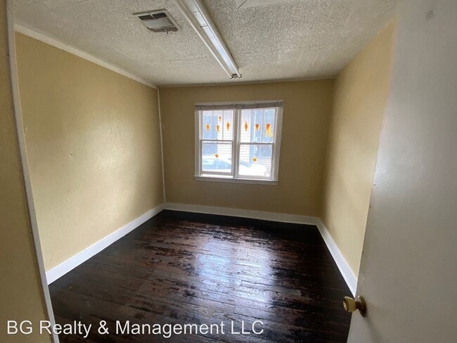 Building Photo - 3 br, 1 bath House - 219 S. Pierce Street