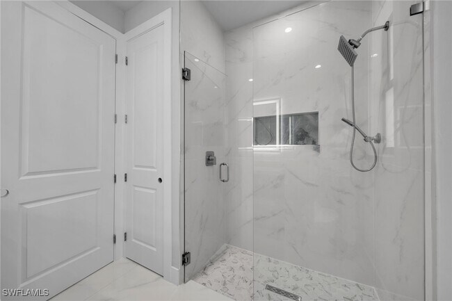 Building Photo - 436 NW 38th Ave