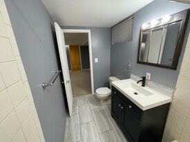 Building Photo - 216 Carnation Ct