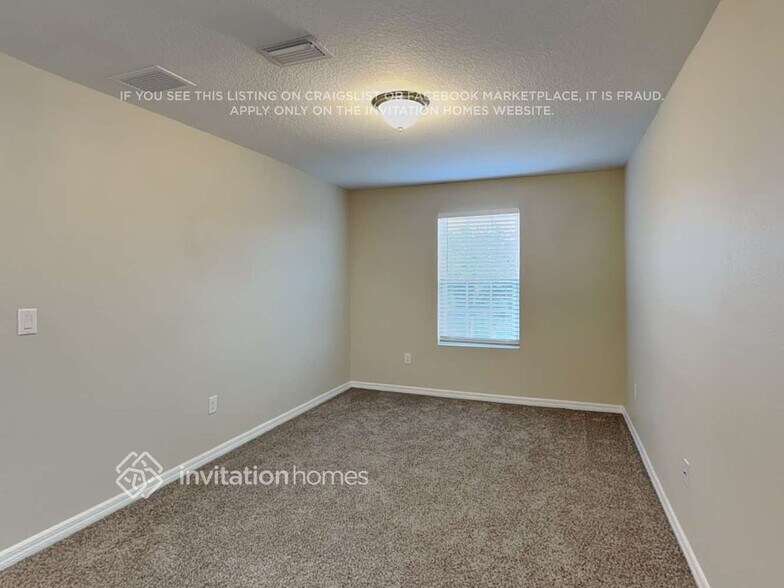 Building Photo - 18840 Deer Tracks Loop