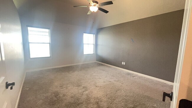 Building Photo - 4 Bedroom Home in Edmond