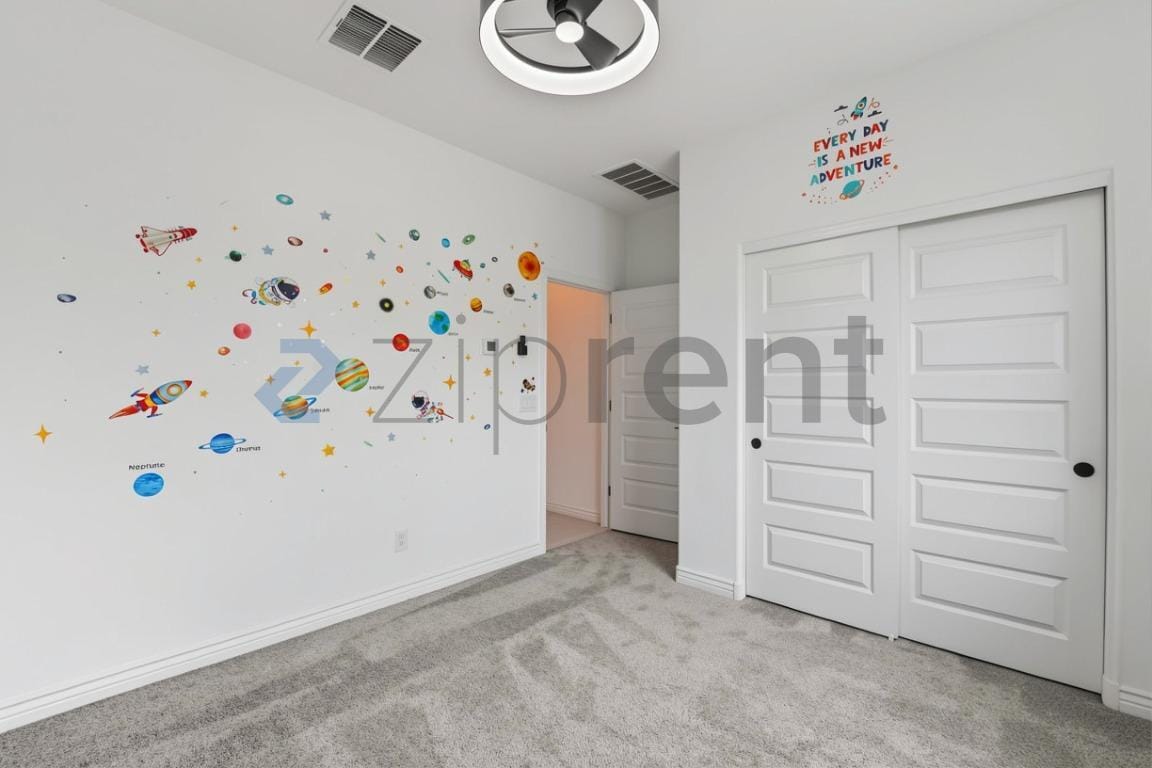 Building Photo - Unit