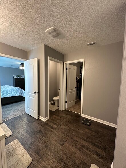 Building Photo - 150 Logrono Ct