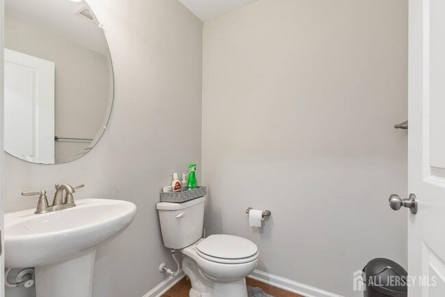 Building Photo - 1302 Hights Farm Rd N