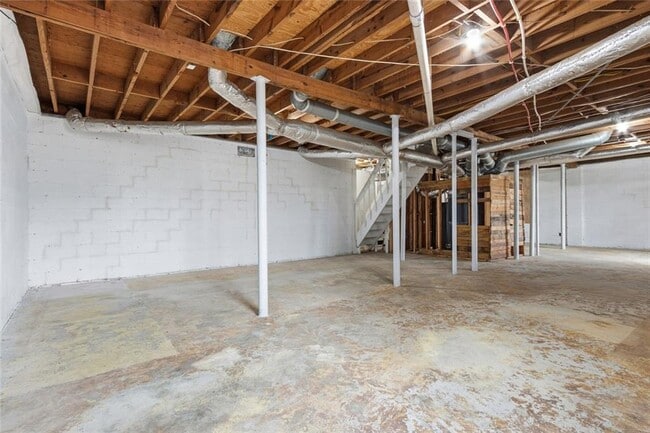 Building Photo - 1848 Winthrop Dr SE