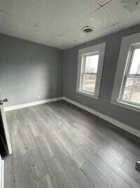 Building Photo - 423 W Marion St