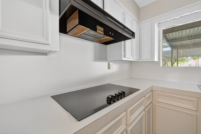 Building Photo - 3438 5th St