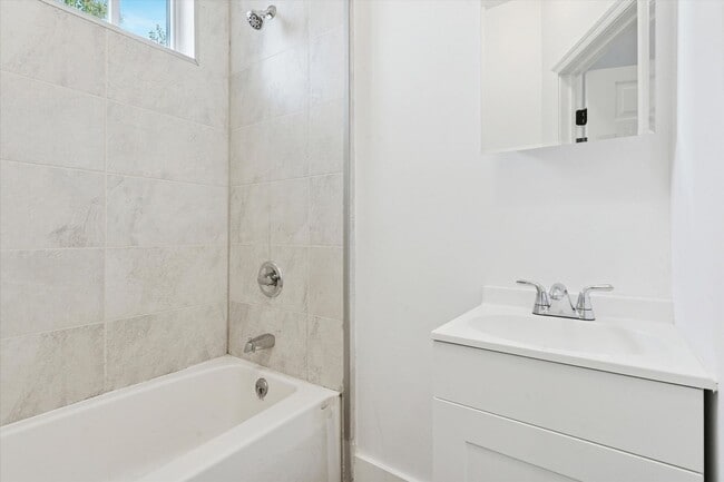 Building Photo - 3BR/1BA Home | Open Floor Plan | Reduced Deposit