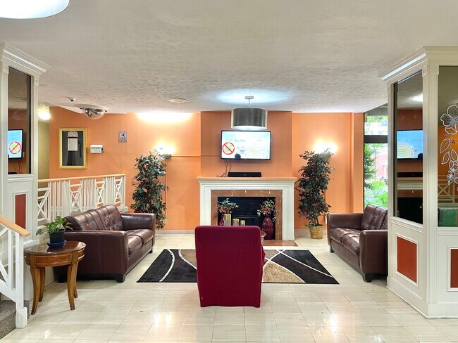 1021 East building Lobby - 1021 Arlington Blvd
