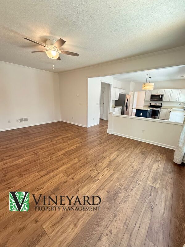 Building Photo - 303 Don Pierre Way