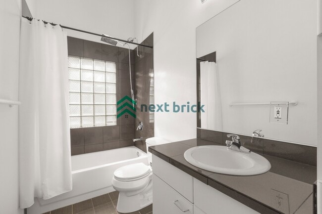 Building Photo - 3 BED & 3 BATH SINGLE FAMILY HOUSE FOR RENT