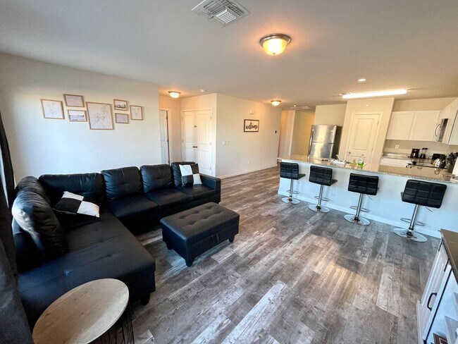 Building Photo - New 4 Bedroom Home in Bullhead City! AVAILABLE FURNISHED OR UNFURNISHED!