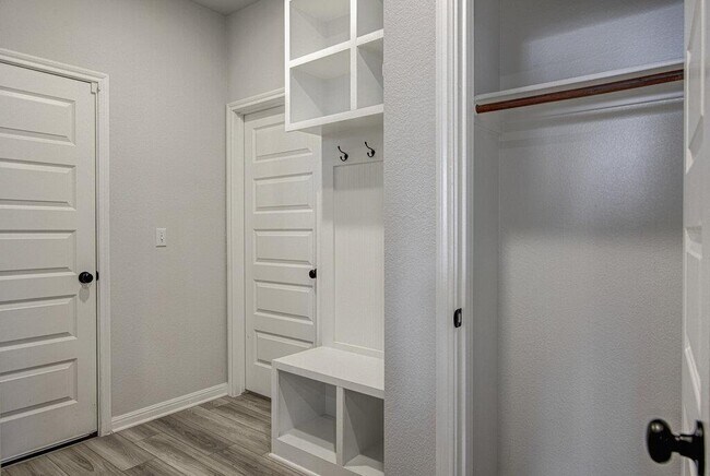 Building Photo - 6603 Smarty Jones Ln