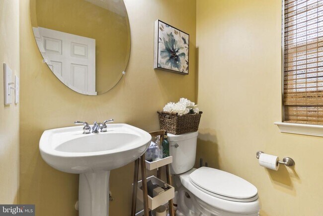 Building Photo - 144 Edgar Rd