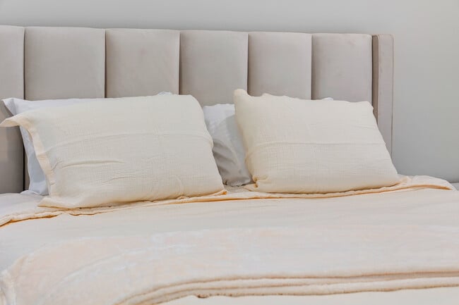 Building Photo - 1906 W Cherry St