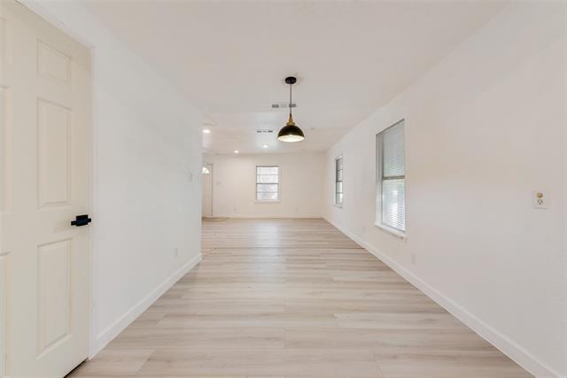 Building Photo - 203 East Pl