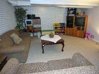 Building Photo - 1915 Hartford Ln