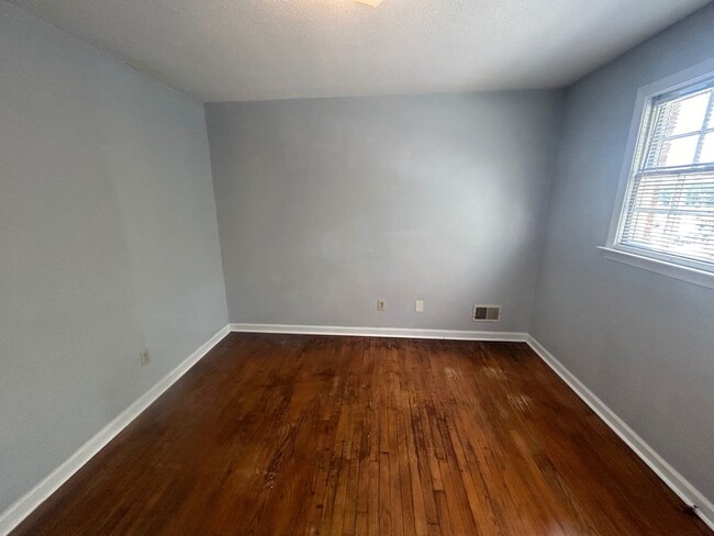 Building Photo - 715-B Montague, Columbia, SC 29209