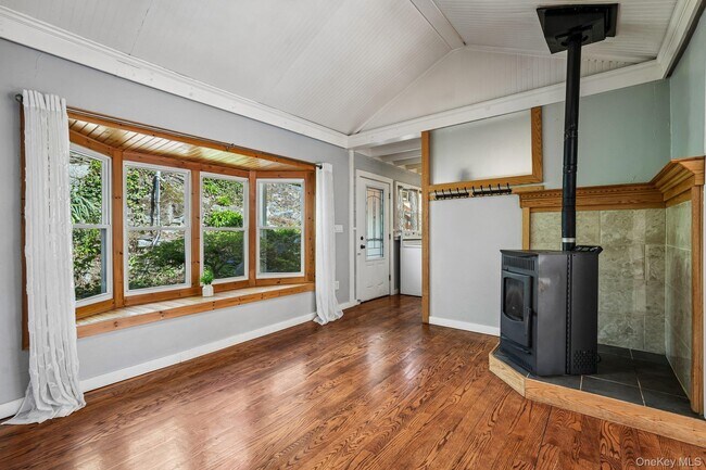 Building Photo - 59 Deer Trail S