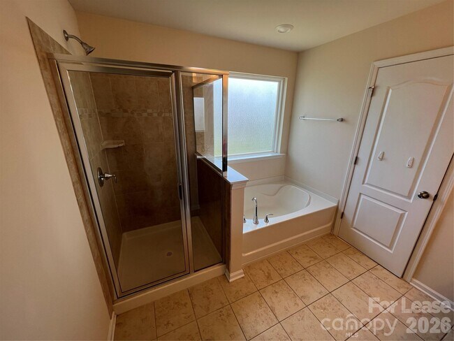 Building Photo - 10374 Rutledge Ridge Dr NW