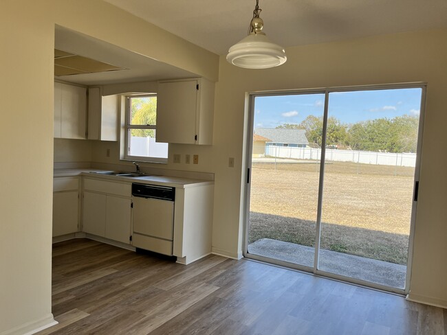 Building Photo - 4993 Reagen Way