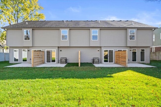 Building Photo - 4614 N Forest Ave