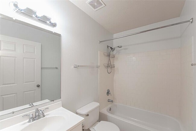 Building Photo - 10680 Royal York Dr