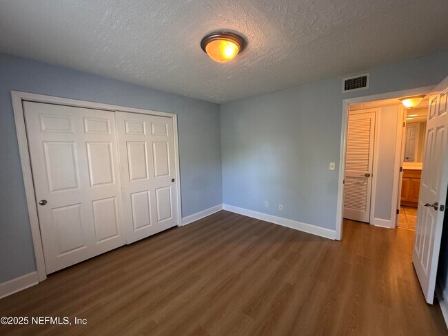 Building Photo - 3434 Blanding Blvd