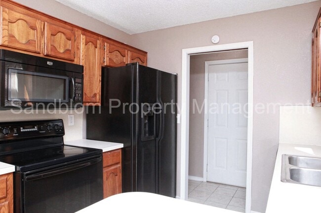 Building Photo - FOR LEASE | Owasso | Available Now!