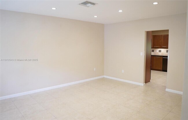 Building Photo - 10701 SW 77th Ct