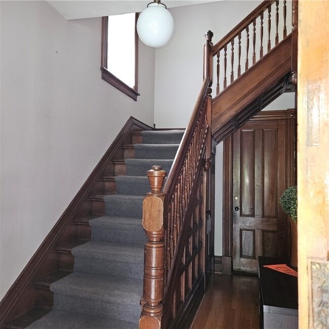 Building Photo - 108 Boardman St