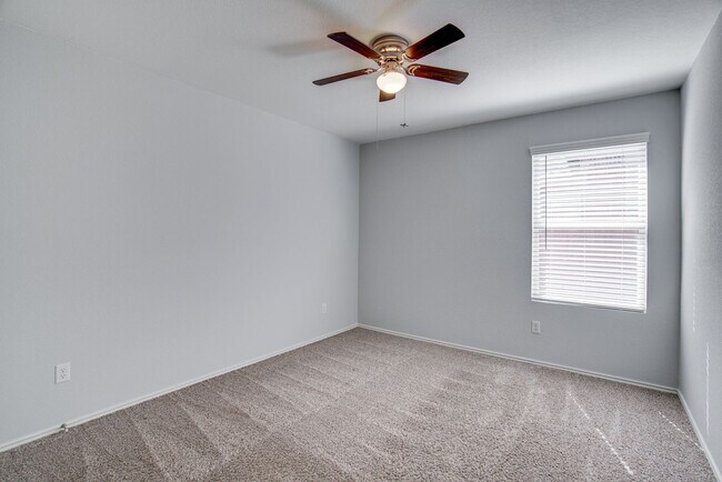 Building Photo - 3352 Lauren Nicole Ln