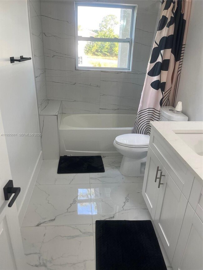 Building Photo - 321 Briggs