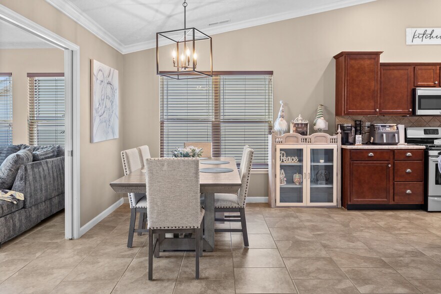 Building Photo - 25 Kettle Ct