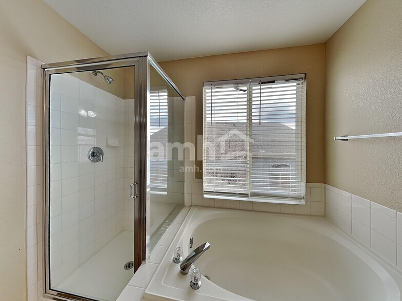 Building Photo - 6213 Westview Cir