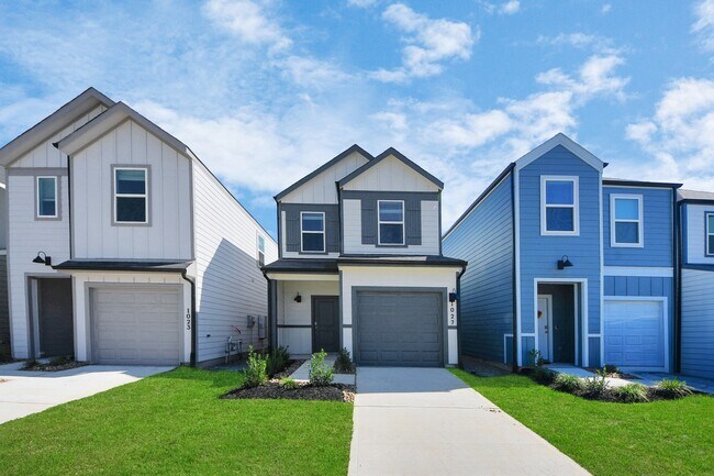 Building Photo - 1027 Moon Drop Ln