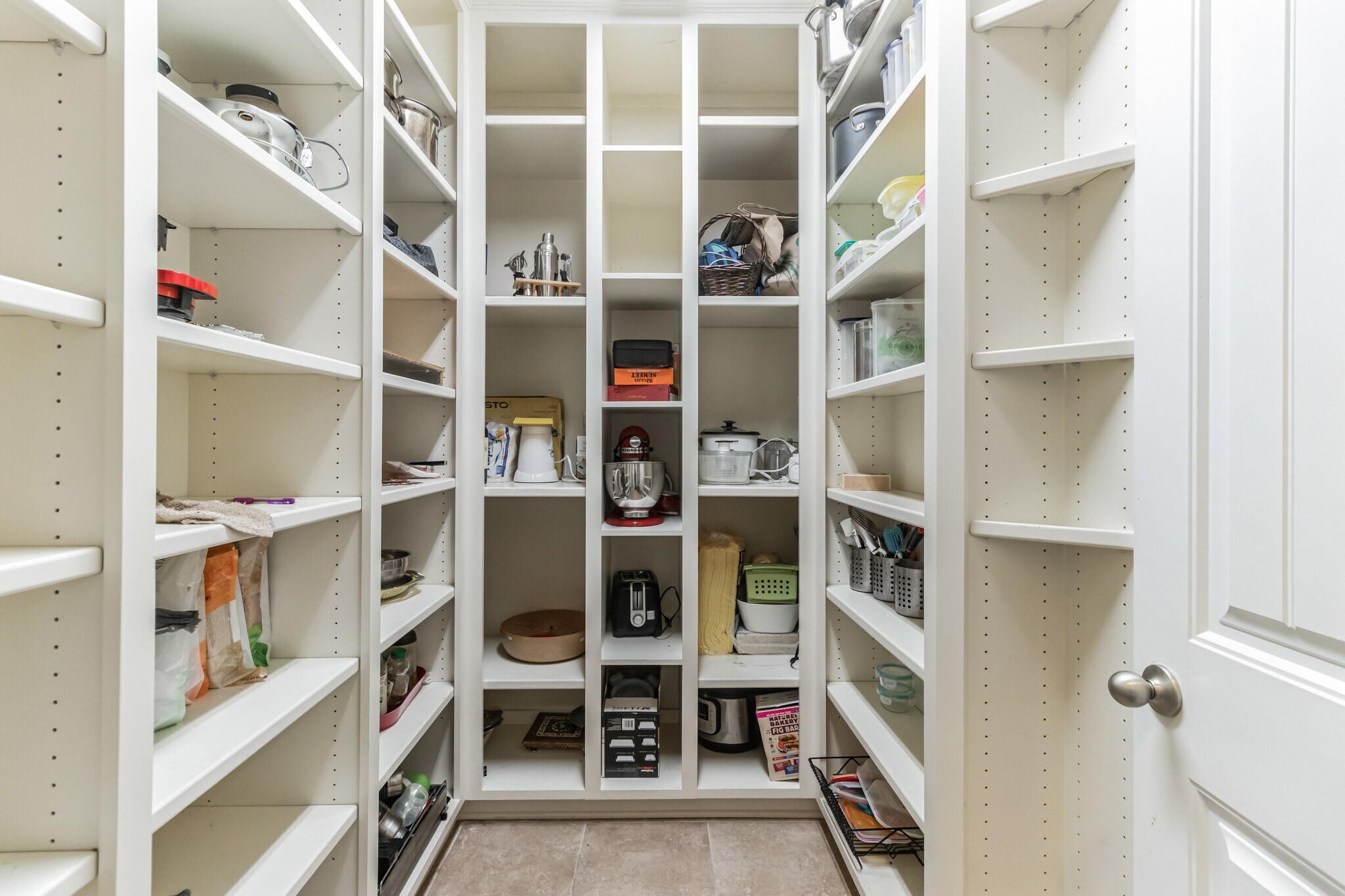 Butler’s Pantry - 5900 Lipan Apache Bnd
