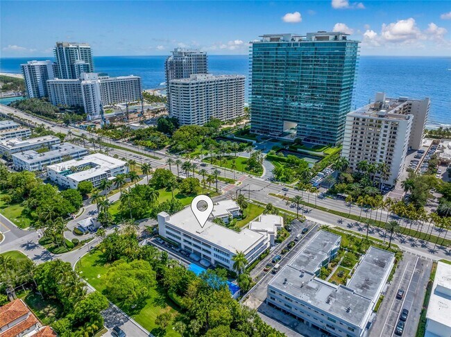 Building Photo - 10190 Collins Ave