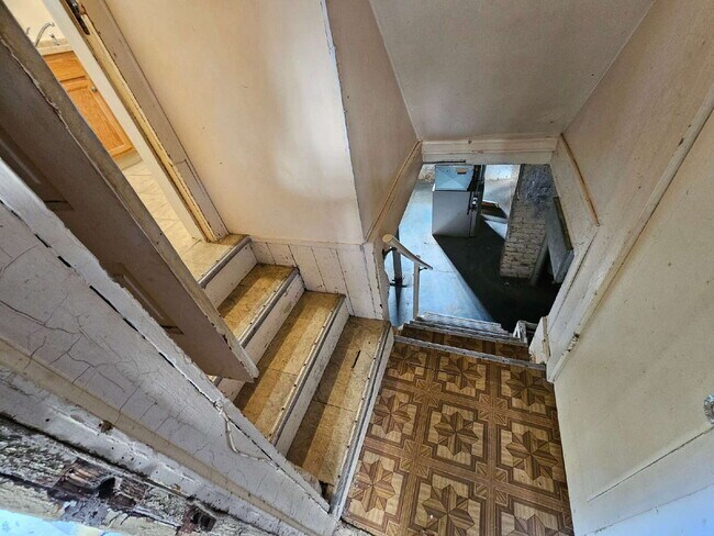 Building Photo - Cute and Cozy Main Level 2 Bedroom 1.5 Bath