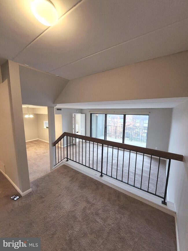Building Photo - 128 Roberts Ln