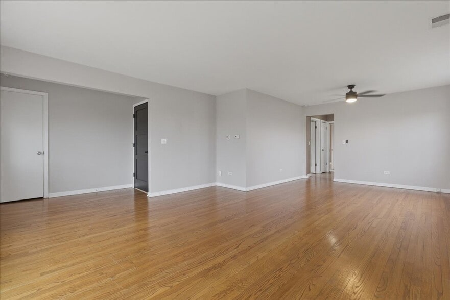 Building Photo - 3018 N Whipple St