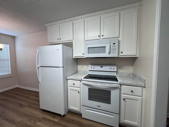 Building Photo - 242 Katelyn Cir