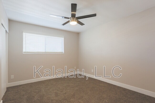 Building Photo - 1817 E Alameda Dr