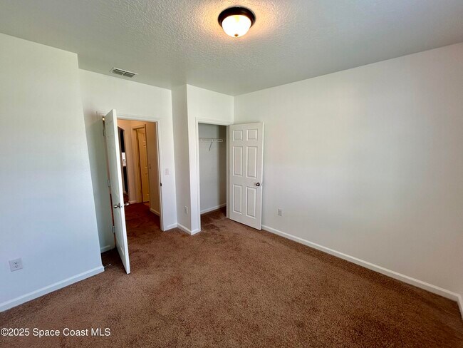 Building Photo - 134 Lure Ct SW
