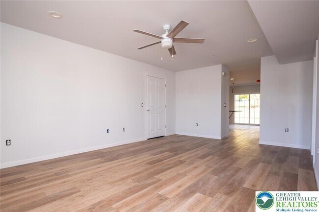Building Photo - 5994 Coplay Rd
